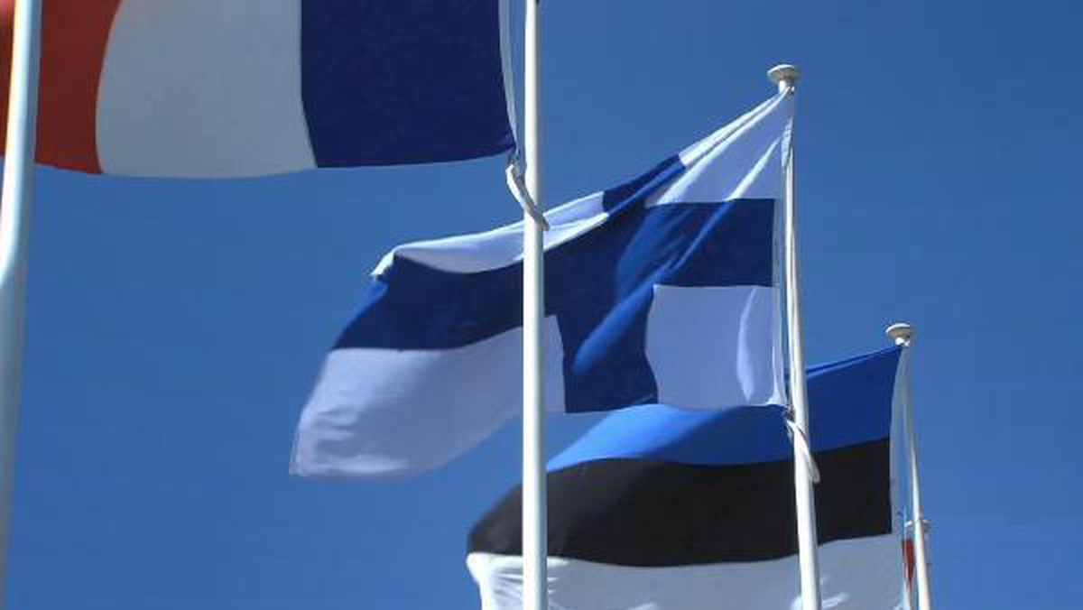 Finlandiya bayrağı, NATO Karargahı\'nda göndere çekildi