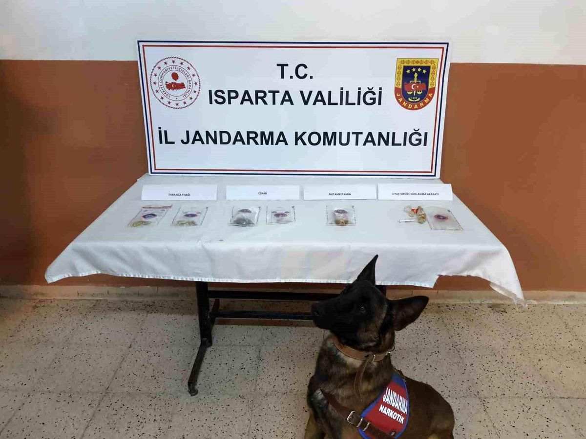 Isparta\'da uyuşturucu operasyonlarında 15 kişi tutuklandı