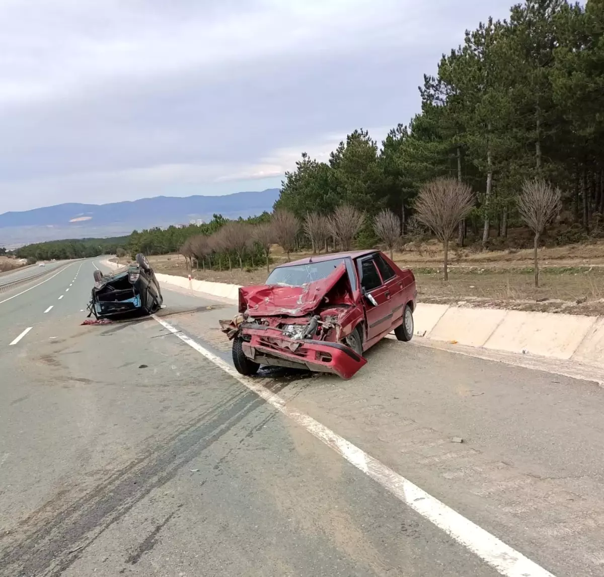 Kastamonu\'da iki otomobil çarpıştı: 4 yaralı