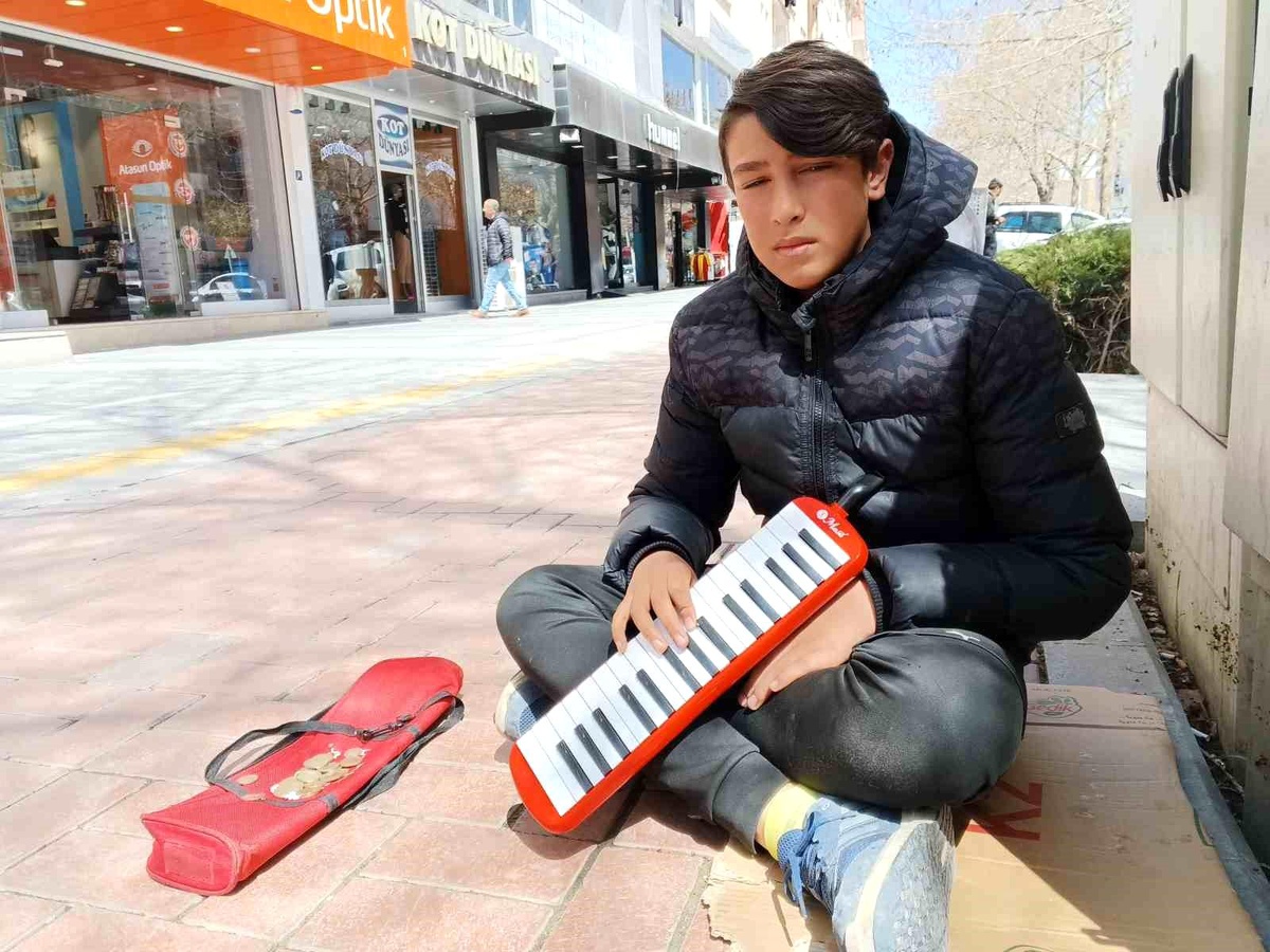 Kendisi küçük, gayreti büyük