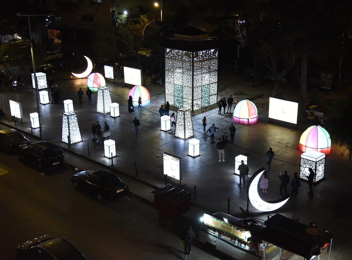 Lübnan Sokakları Ramazan İçin Kurulan Aydınlatmalarla Işıl Işıl