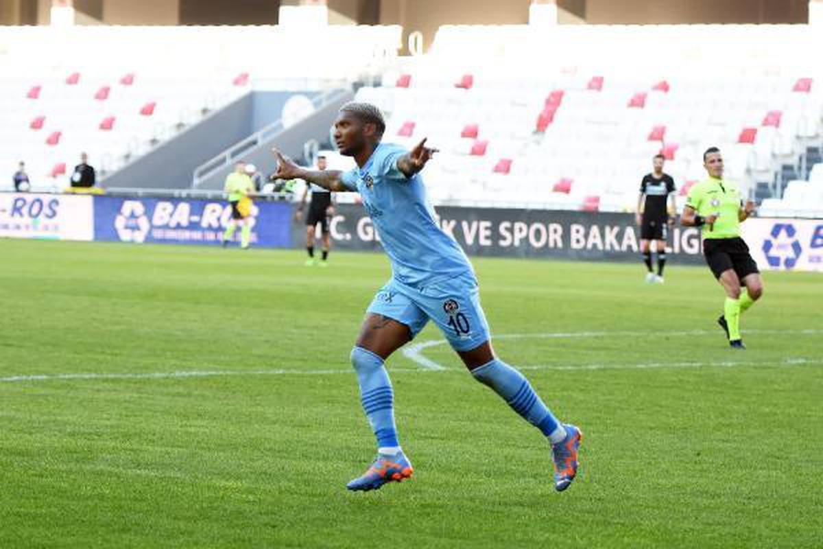 Manisa FK\'da transferler tam isabet sağladı