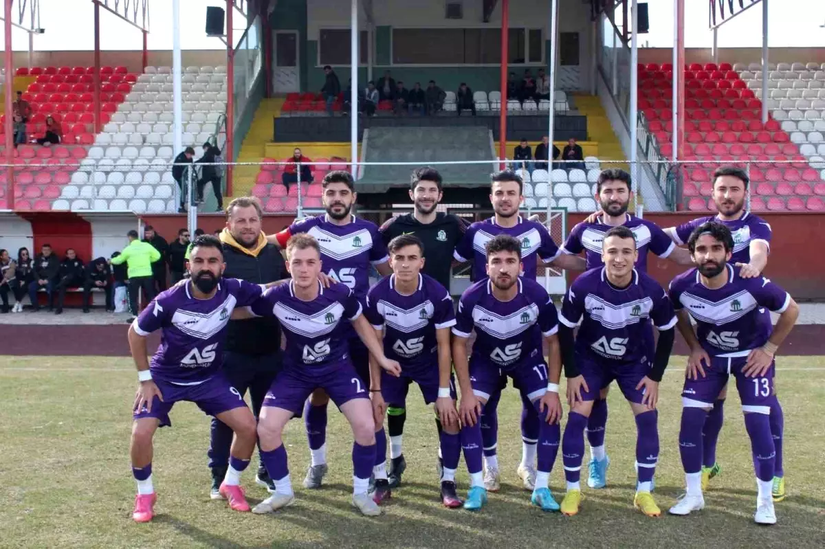 Şuhut Hisarspor, Çobanlar Belediyespor\'u 2-1 mağlup etti