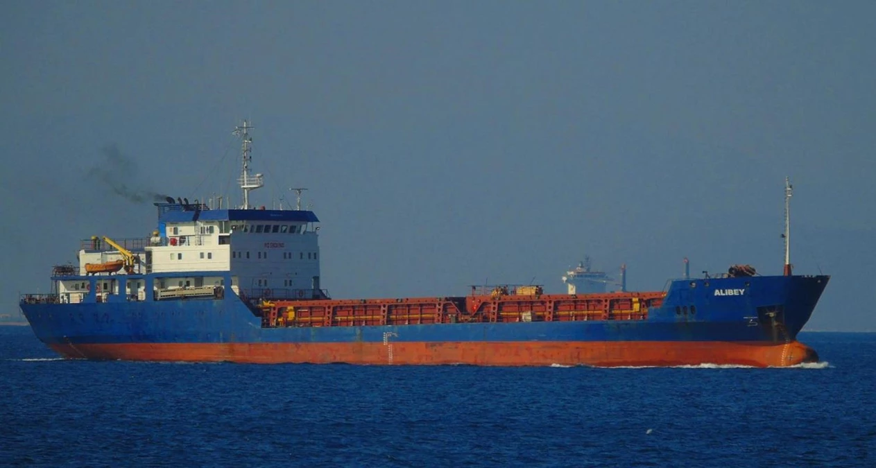 Antalya açıklarında alabora olan geminin Ukrayna\'ya 3 bin ton boksit taşıdığı öğrenildi