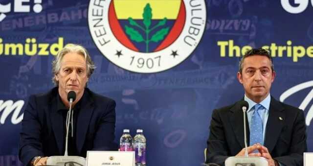 Ali Koç, Jorge Jesus ile toplantısı biter bitmez soluğu futbolcuların yanında aldı: Kaybedilmiş bir şey yok Ali Koç, Jorge Jesus ile toplantısı biter bitmez soluğu futbolcuların yanında aldı: Kaybedilmiş bir şey yok