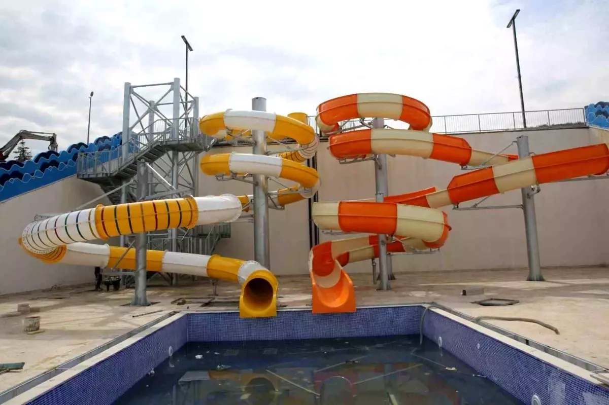 Çift kaydıraklı aqua park yaza hazırlanıyor