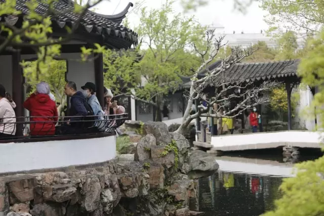 Çin'de Halk Qingming Festivali'nde Turistik Bölgeleri Ziyaret Etti