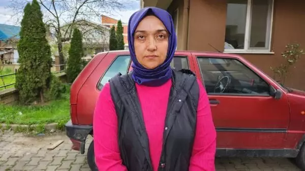 Eşini 40 kilometre kaput üzerinde götüren koca tutuklandı