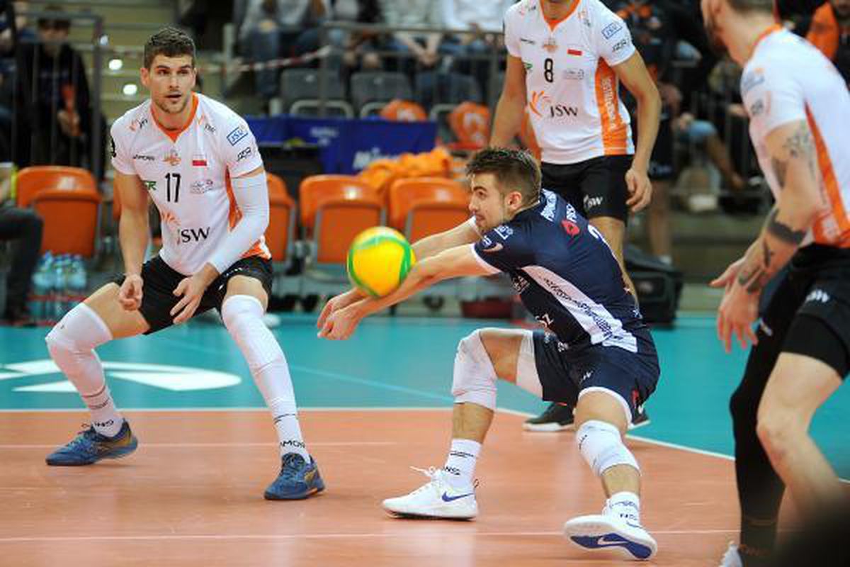 Halkbank, CEV Şampiyonlar Ligi\'ne yarı finalde veda etti
