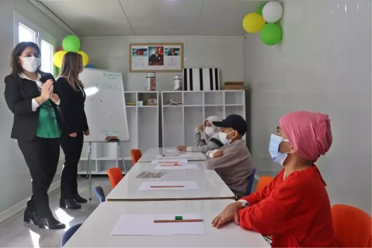 HASTANE BAHÇESİNDE DEPREMZEDE VE HASTA ÇOCUKLAR İÇİN KONTEYNER SINIF OLUŞTURULDU