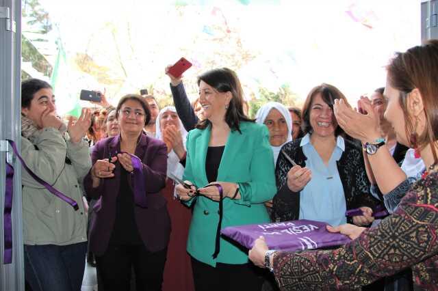 HDP EŞ Genel Başkanı Buldan, Diyarbakır'dan iktidara meydan okudu: Burası bizim kalemiz, 12-0 yapacağız