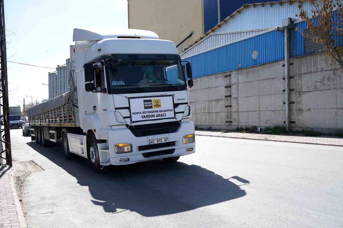 Konya Büyükşehir Belediyesi, Kahramanmaraş\'a 300 ton un gönderdi