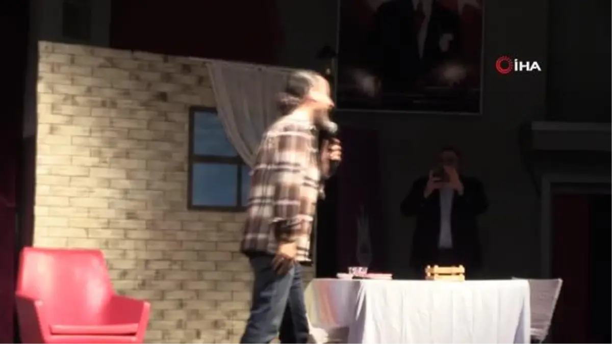 Manisa\'da 15 Temmuz şehitleri tiyatroyla anıldı