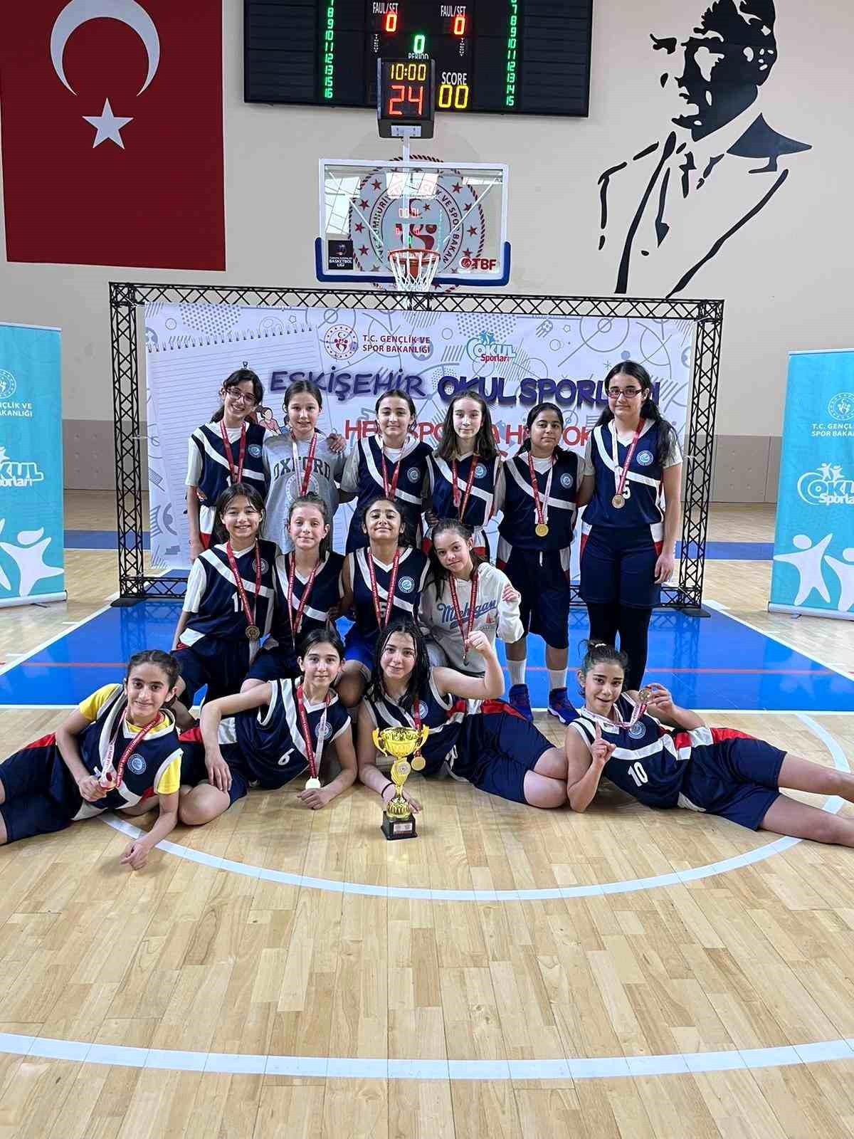 Özel okullar arasından mahalle okulu il birincisi oldu