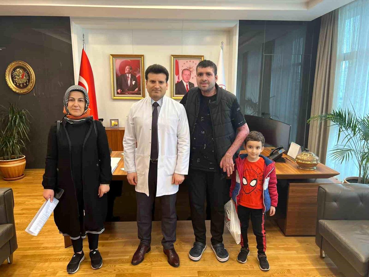 Yaralı madenci Erol Bulduk kontroller ve tedavisinin devamı için İstanbul'a geldi