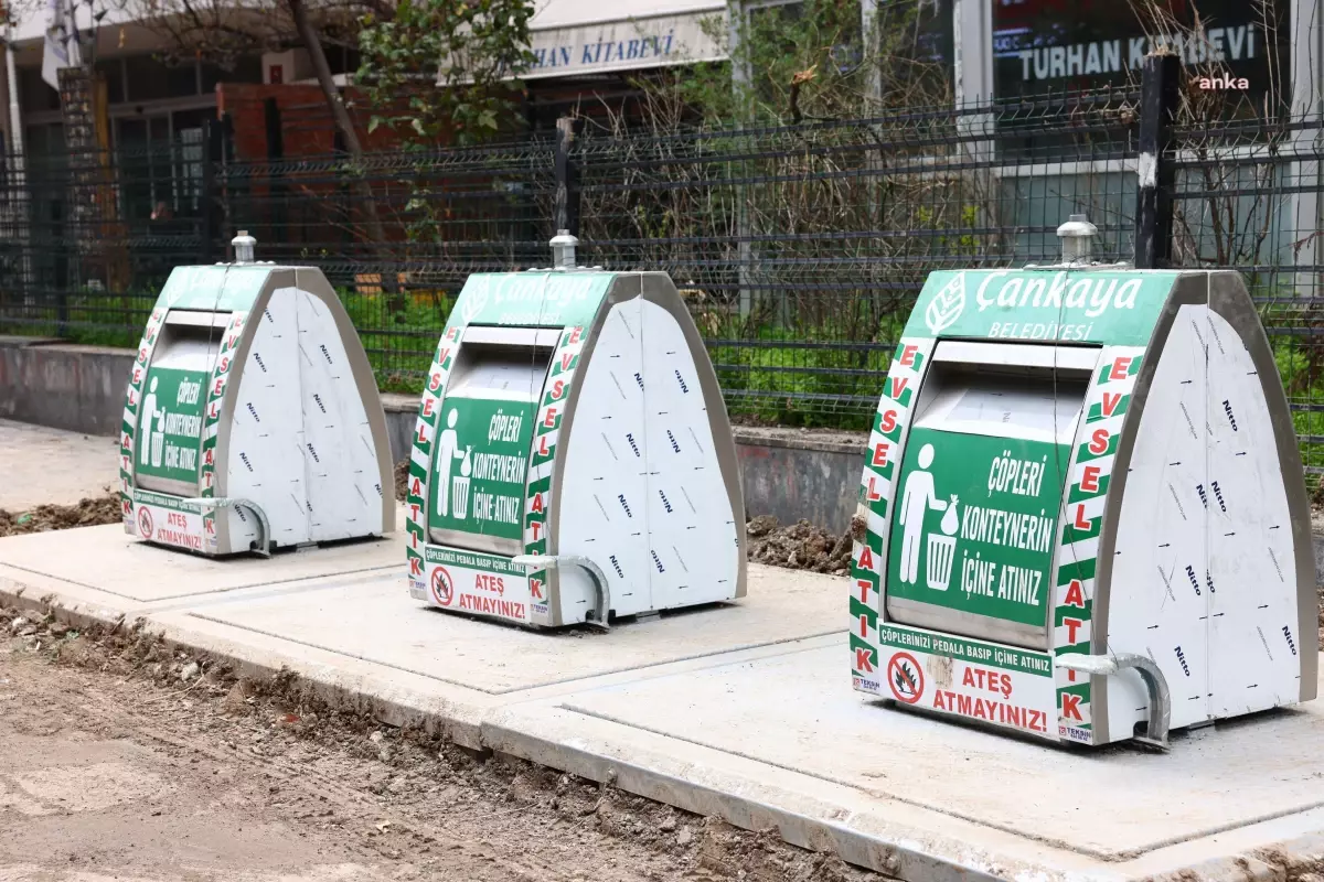 Çankaya Belediyesi, Konur Sokak\'taki Yer Altı Çöp Konteynerlerini Yeniledi