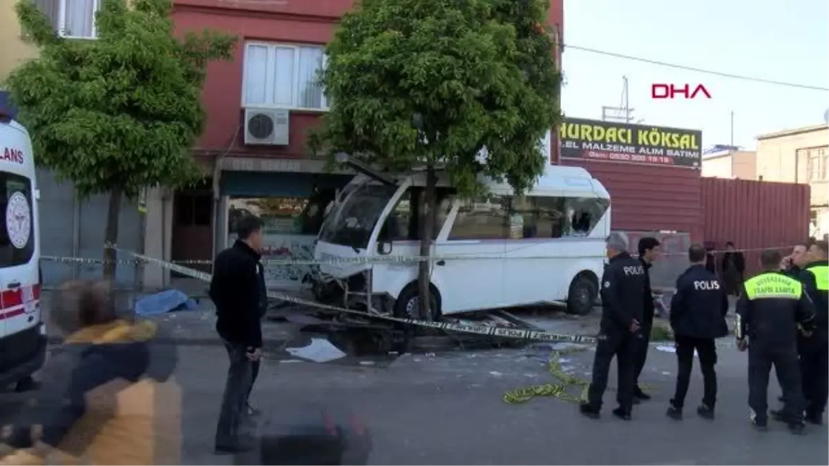 ADANA\'DA DOLMUŞ, OTOBÜS DURAĞINA DALDI; 1 ÖLÜ, 7 YARALI