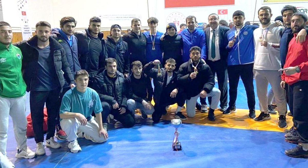 DPÜ Serbest Stil Güreş Takımı Türkiye birincisi