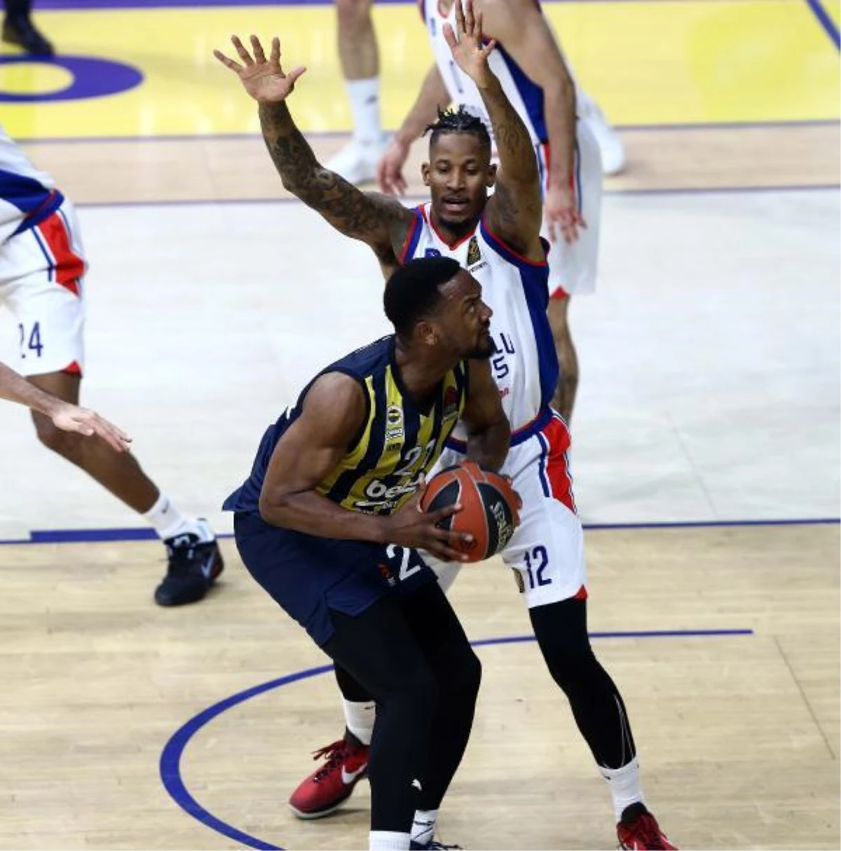 Euroleague\'deki Türk derbisinde kazanan Fenerbahçe Beko