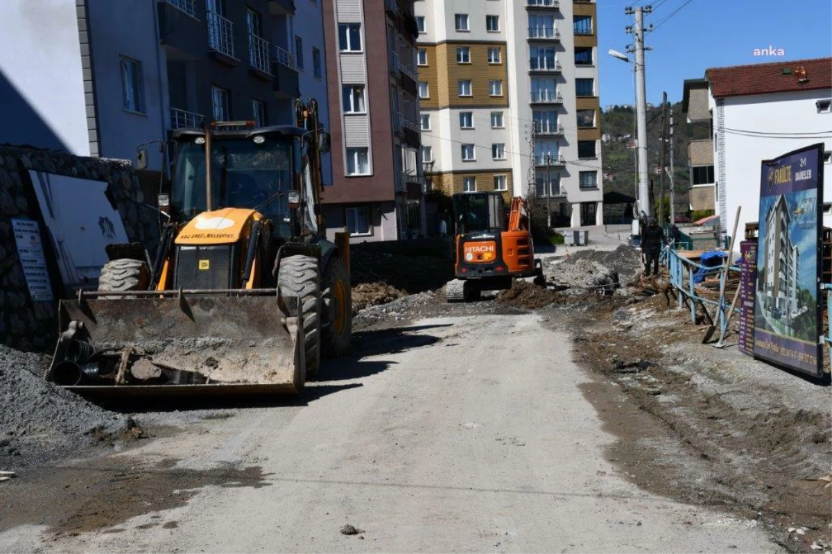 Karadeniz Ereğli Belediyesi\'nin Yağmurlama Hattı Yenileme Çalışmaları Elmatepe\'de Sürüyor