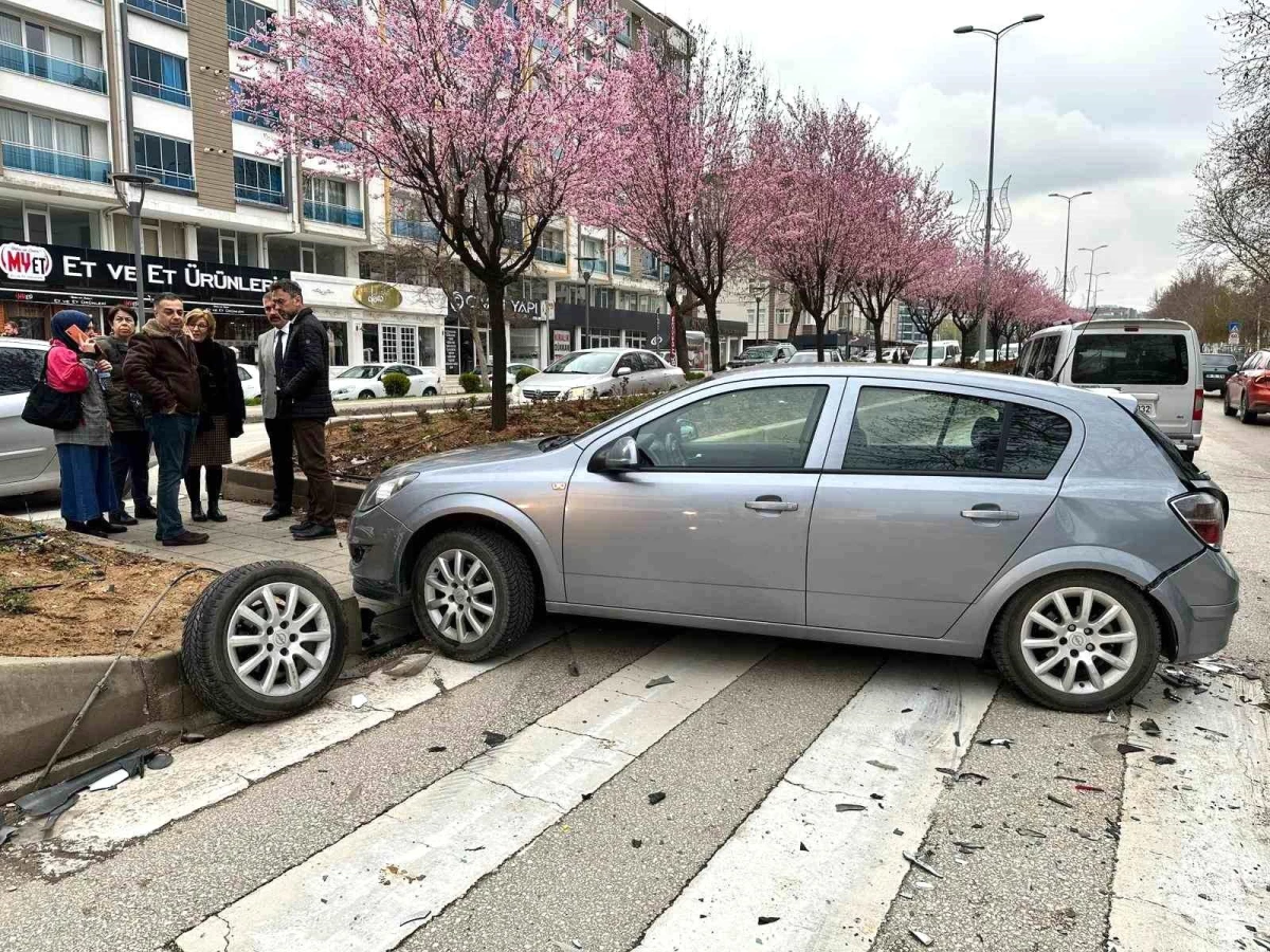 Kastamonu\'da 3 araç çarpıştı: 1 yaralı