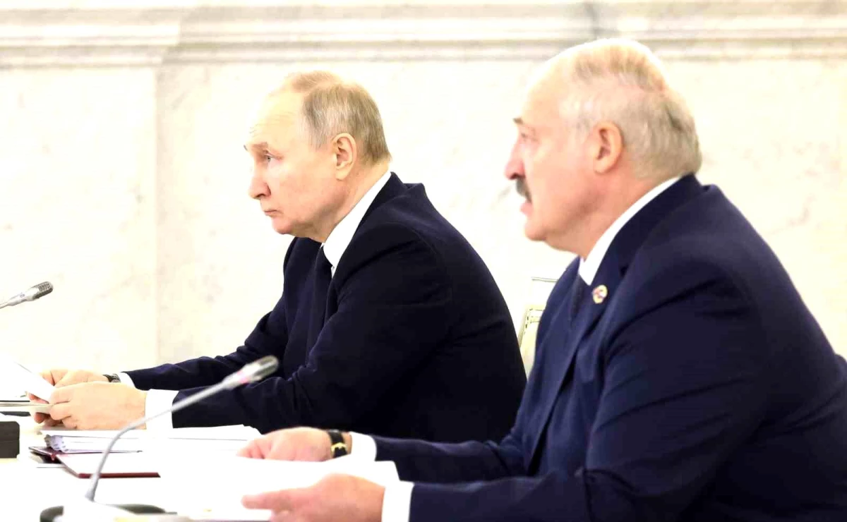 Putin ve Lukaşenko, Moskova\'da bir araya geldi