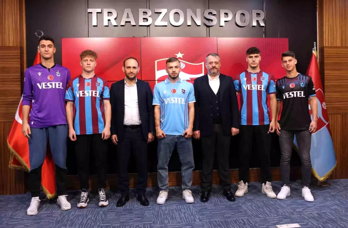 Trabzonspor altyapıdan 5 oyuncusuyla profesyonel sözleşme imzaladı