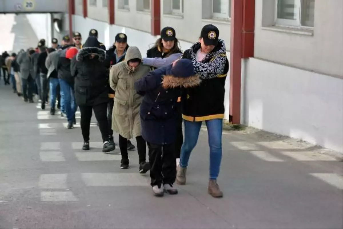 Adana merkezli 7 ilde dolandırıcı sahte polislere operasyon: 22 kişi tutuklandı