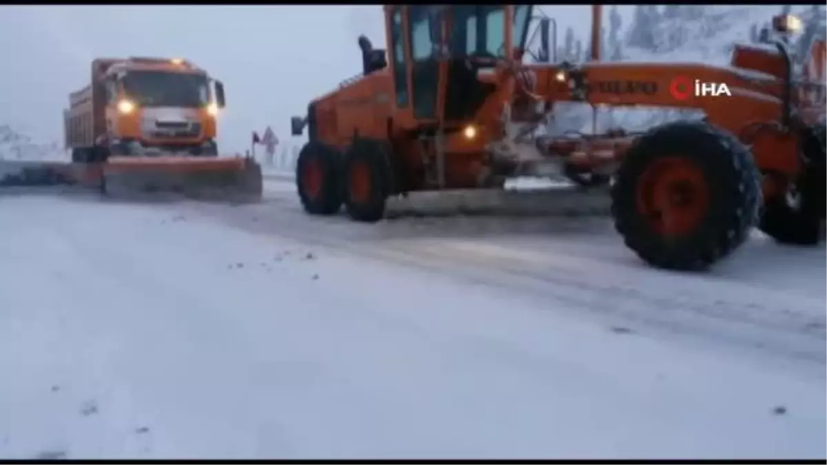 Antalya-Konya karayolunda kar 20 santimetreye kadar ulaştı