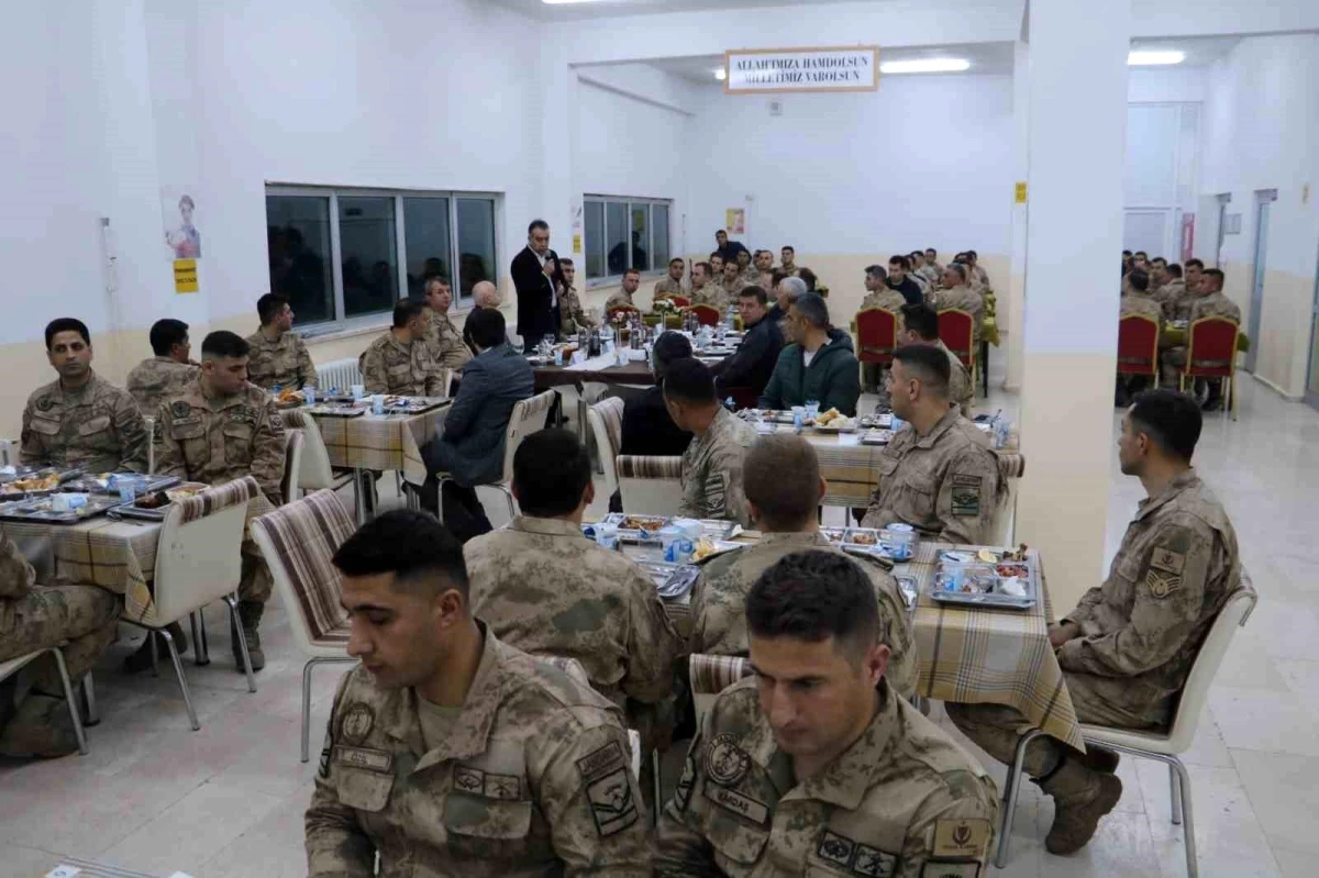 İçişleri Bakan Yardımcısı ve Vali Çağatay JÖH\'le iftarda bir araya geldi