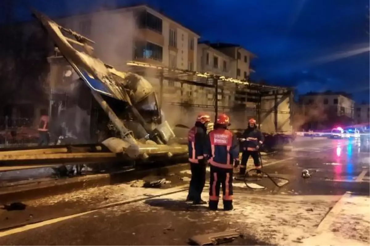 Kazada alev alan TIR\'ın şoförü öldü