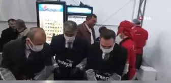 MHP Ankara Milletvekili Haberal, iftarda vatandaşlara yemek dağıttı