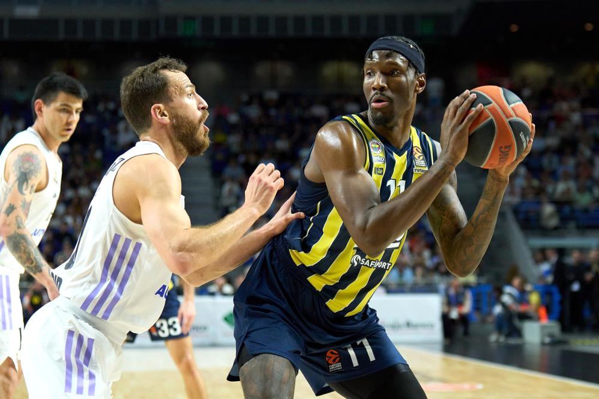 Nigel Hayes-Davis 3 sezon daha Fenerbahçe Beko\'da
