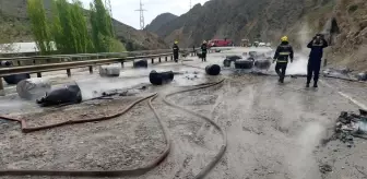 Özbekistan'da boya malzemeleri taşıyan tır devrildi: 1 ölü, 6 yaralı