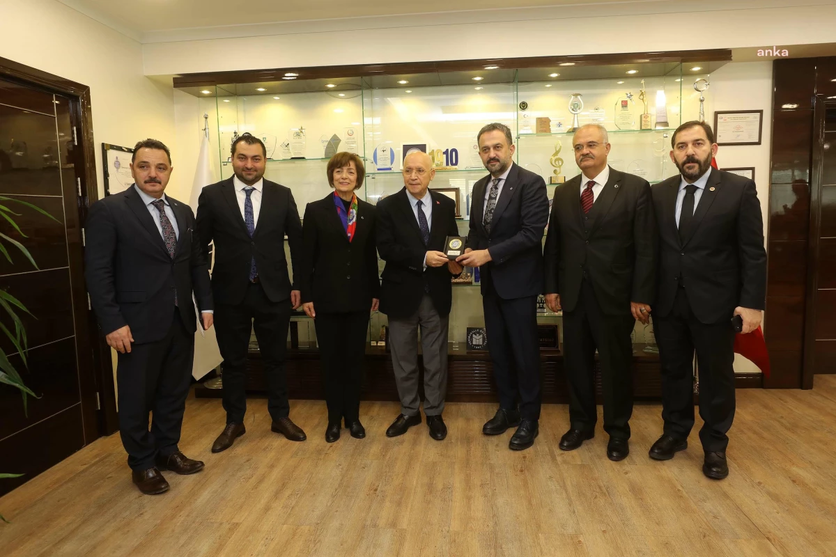 Yenimahalle Belediye Başkanı Yaşar, Türkiye Kent Konseyleri Birliği Yönetimini Ağırladı