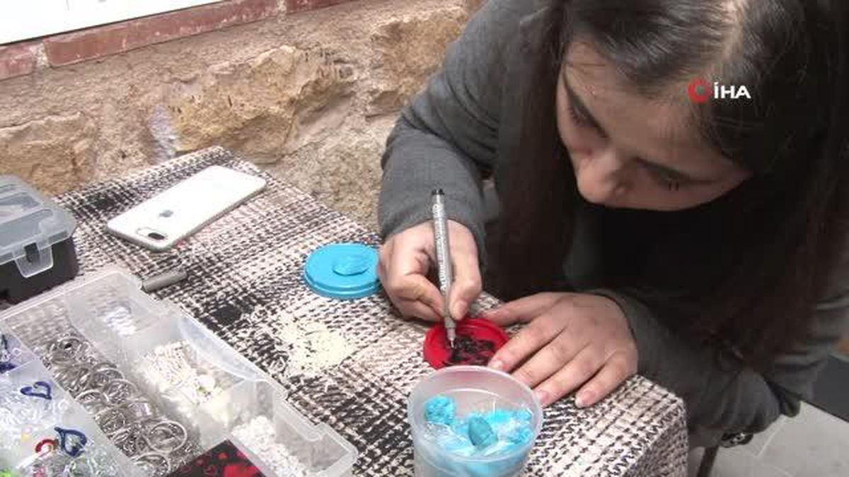 8 asırlık sanatı 'Bir pirinç tanesinin hikayesi' diyerek yaşatmaya çalışıyor