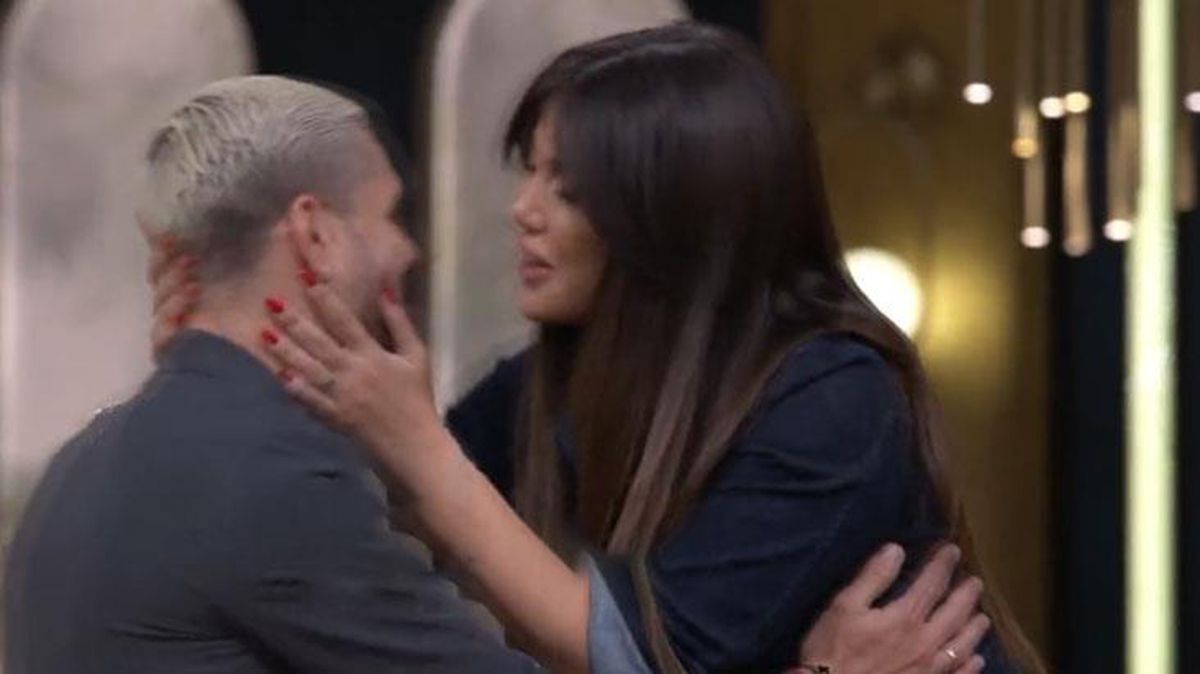 Arjantin'de MasterChef'e konuk olan Icardi'nin Wanda Nara ile yayındaki anları olay oldu