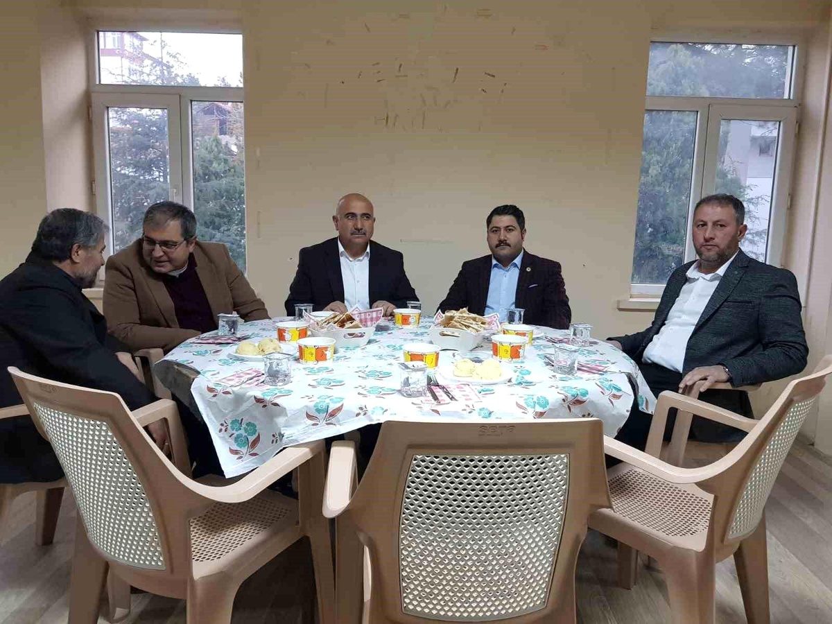 Bayat Belediyesi\'nden kamu çalışanlarına iftar