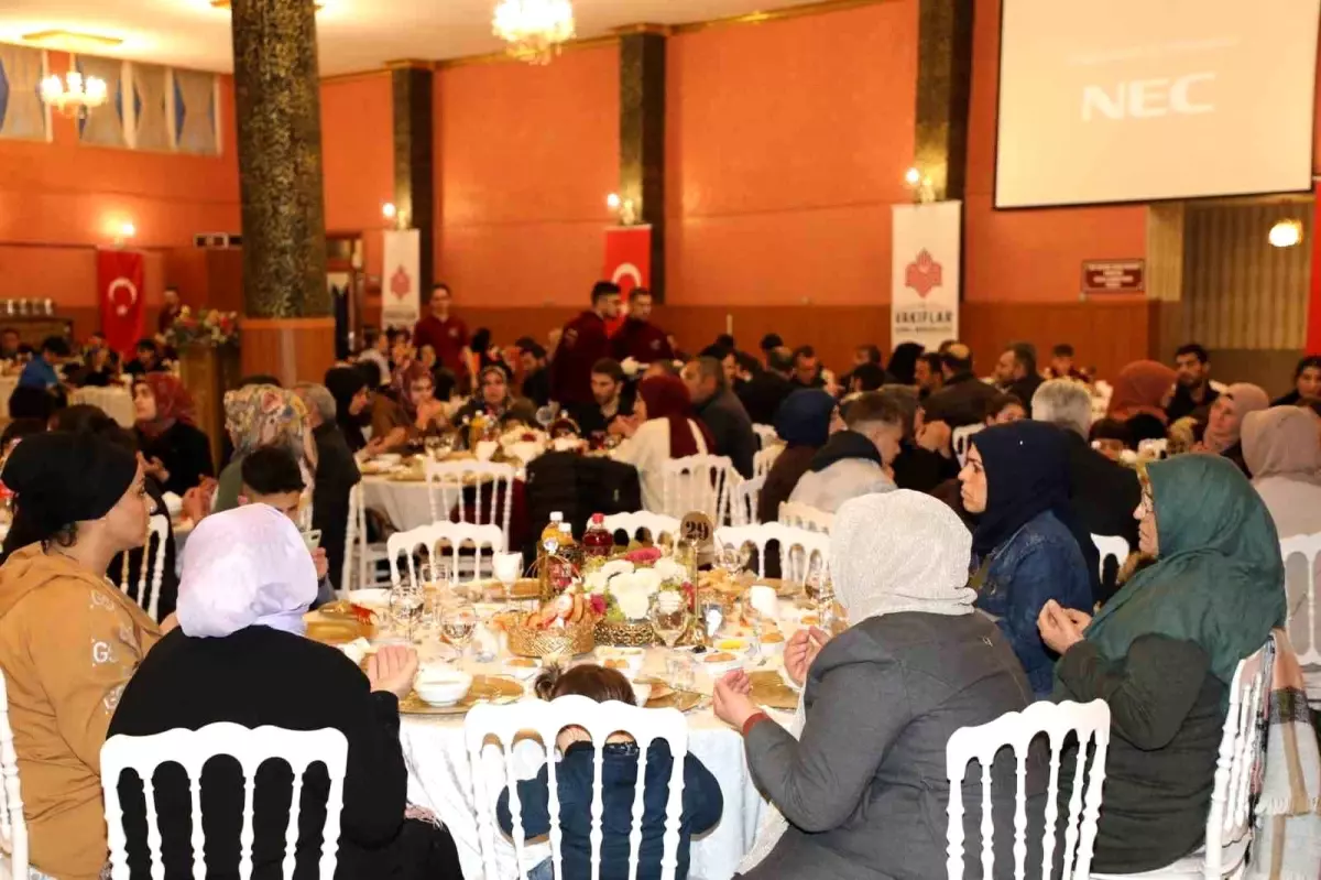 Bayburt\'ta "Bir Lokma Bin Sofra" iftar programı gerçekleşti