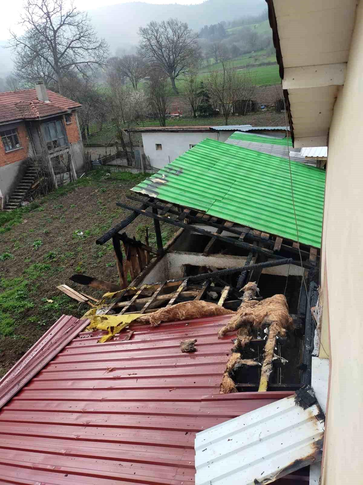 Bolu'da evin bitişiğindeki müştemilatta yangın