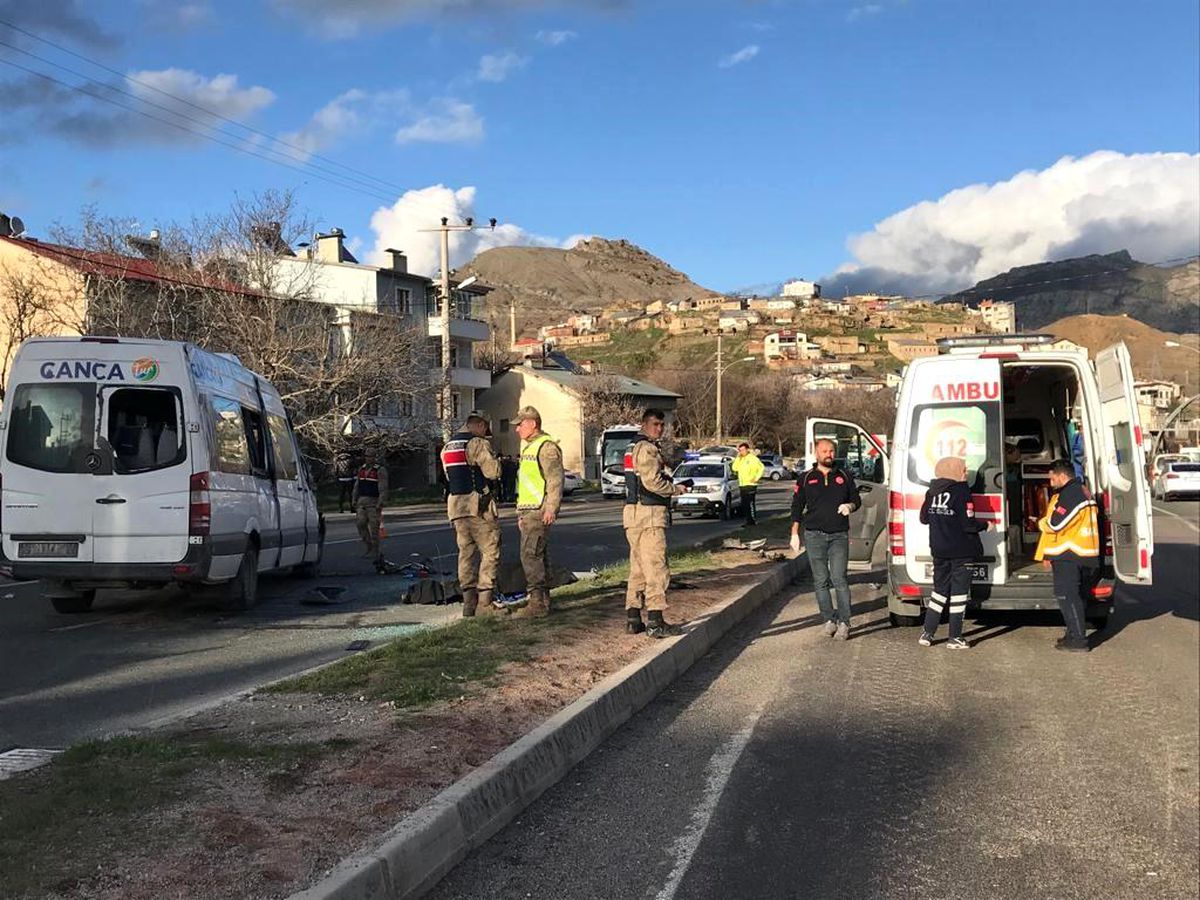 Gümüşhane'de işçi servisi kazası: 1 ölü, 7 yaralı