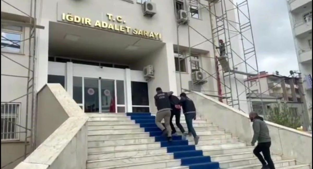 Iğdır'da ayakkabı içinde uyuşturucu ele geçirildi