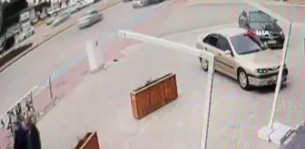 Konya'da otomobil park halindeki tıra çarptı: 1 ölü, 3 yaralı