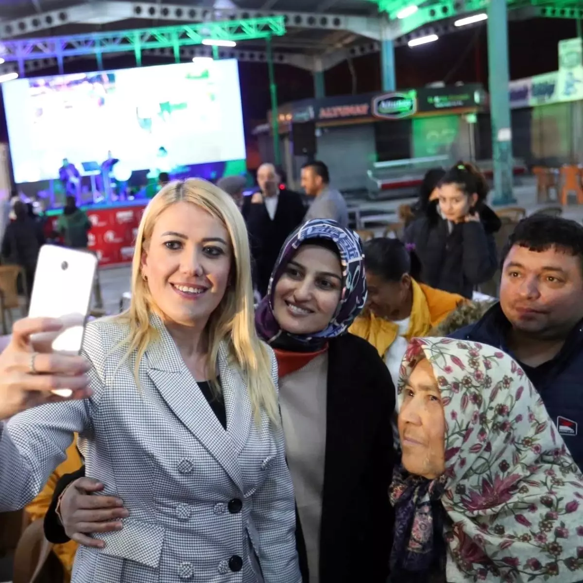 Merkezefendi\'de iftar coşkusu Sevindik Mahallesi\'nde devam etti