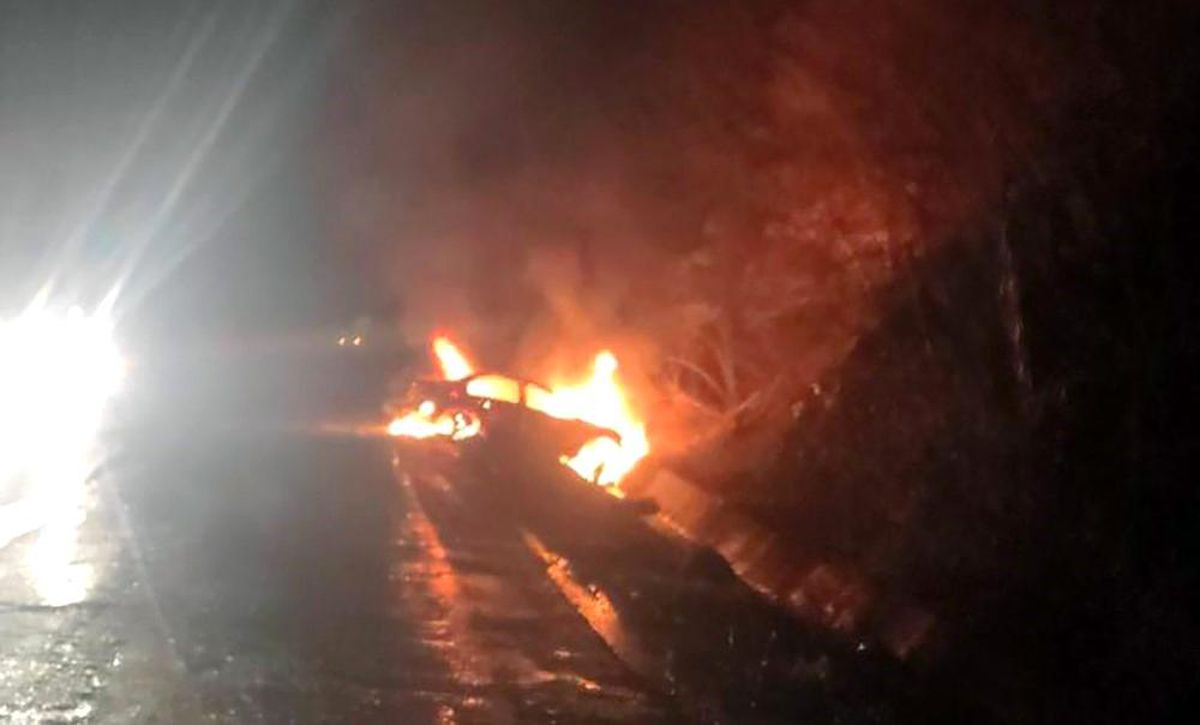 Sinop'ta otomobil seyir halindeyken yandı