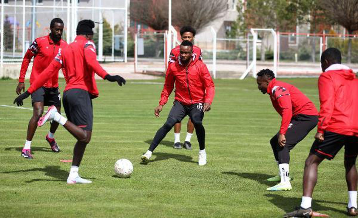 Sivasspor, Medipol Başakşehir maçının hazırlıklarını tamamladı