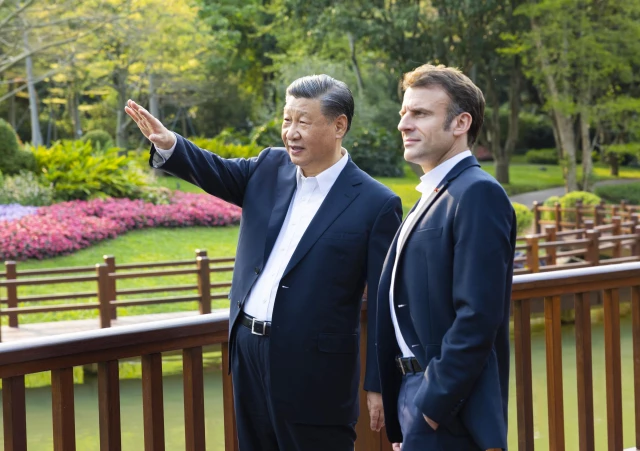Xi, Macron ile Gayriresmi Görüşme Gerçekleştirdi