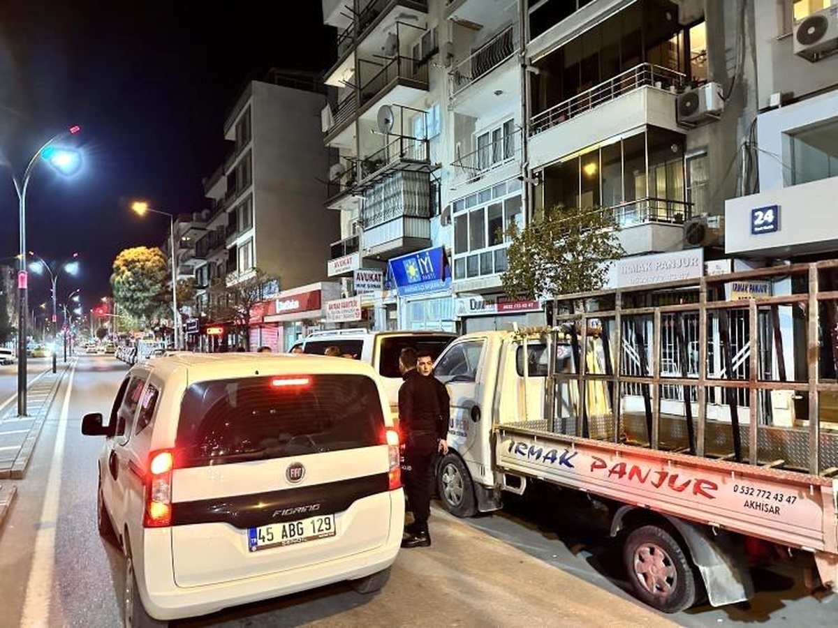 Akhisar\'da havaya ateş açan şüpheliler yakalandı