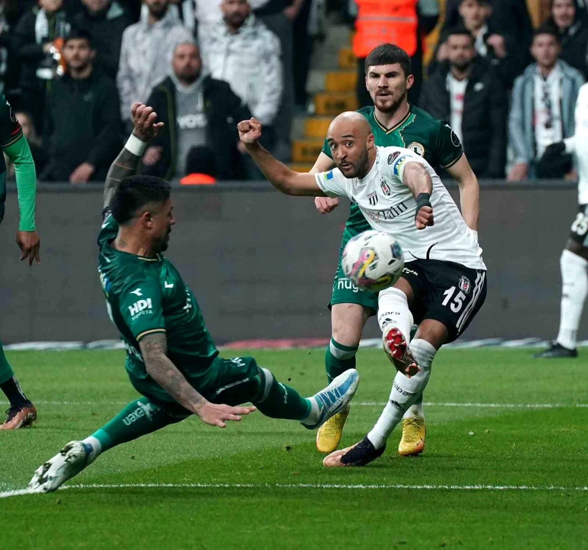 Beşiktaş\'ta Redmond gollerine devam ediyor