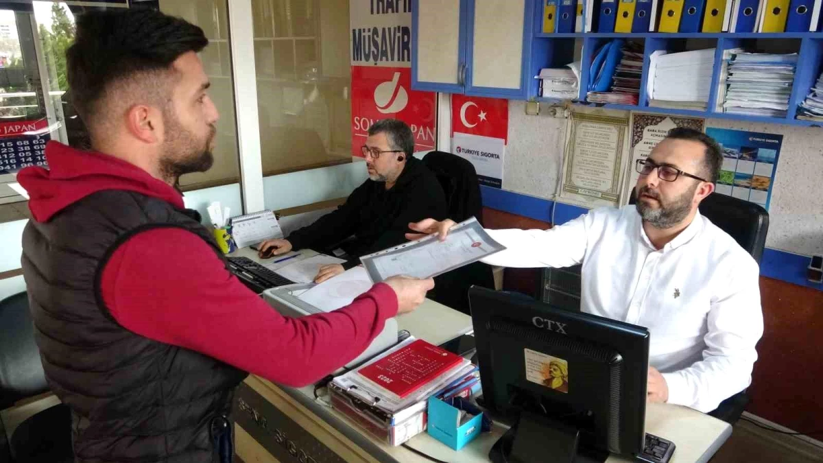 Depremin ardından sigorta satışları patladı... Sigorta acentesi yöneticisi Halil İbrahim Gökoğlan: "6 ayda keseceğimiz poliçeyi biz 1 günde kestik"